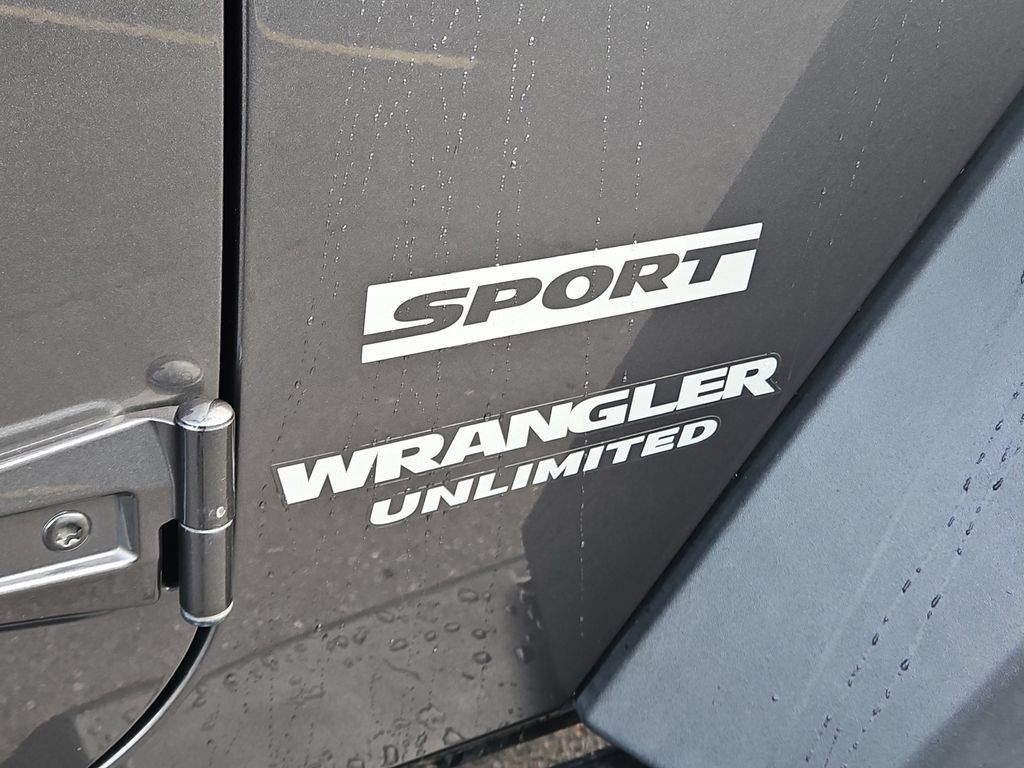 Used 2017 Jeep Wrangler Unlimited Sport w/ Quick Order Package 24S AWD/4WD image 8