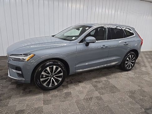 Used 2023 Volvo XC60 B5 Plus image 6