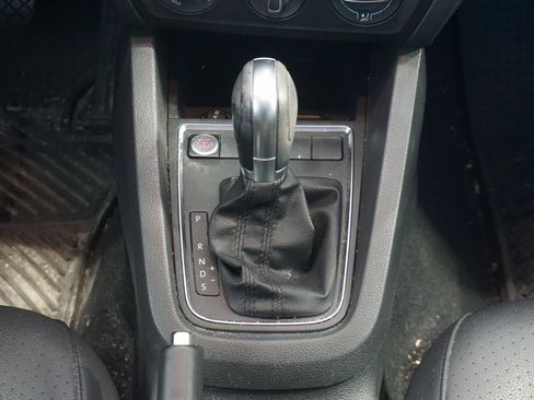 Used 2017 Volkswagen Jetta SE image 28