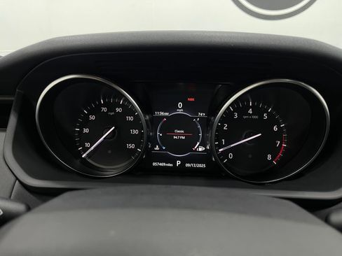 Used 2018 Land Rover Discovery SE image 24