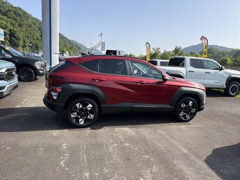 Used 2025 Hyundai Kona SEL AWD/4WD image 3