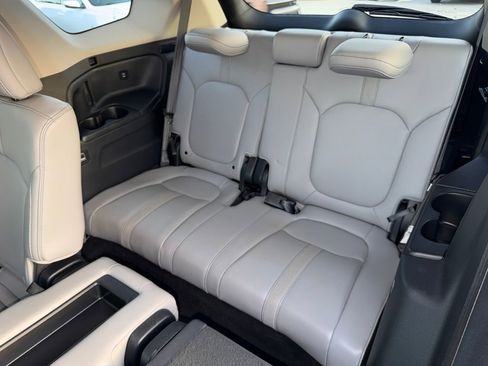 Used 2025 Honda Pilot EX-L image 30