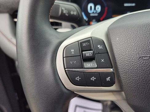 Used 2025 Ford Explorer Active w/ Active Comfort Package RWD image 27