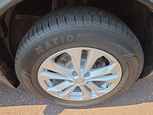 Used 2015 Nissan Rogue SV AWD/4WD image 9
