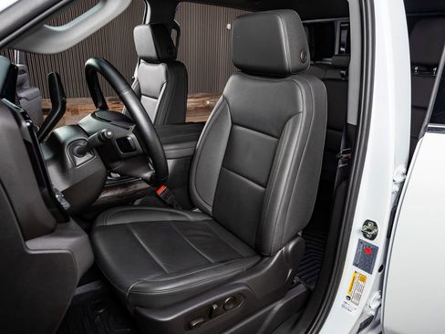 Used 2025 Chevrolet Silverado 3500 LTZ w/ LTZ Plus Package image 29