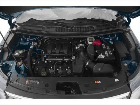 Used 2019 Ford Explorer XLT w/ Equipment Group 201A image 8