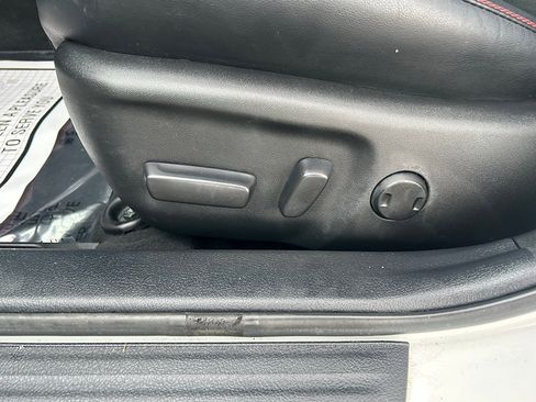 Used 2017 Toyota Camry SE image 14