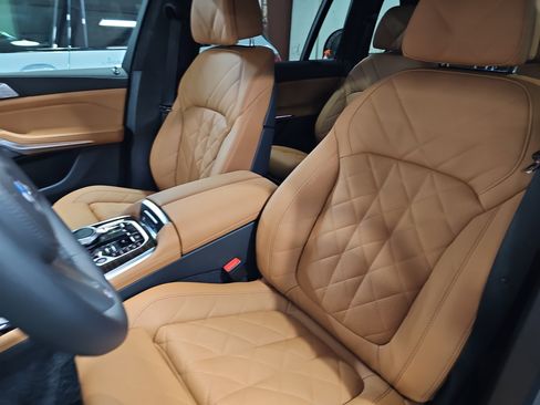 New 2026 BMW X7 xDrive40i w/ M Sport Package image 17