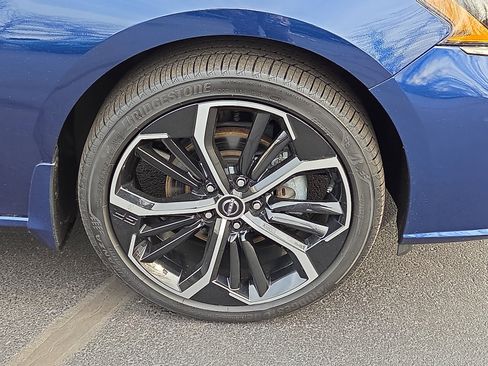 Used 2023 Nissan Altima 2.5 SR w/ SR Premium Package image 8