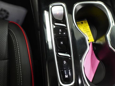 Used 2022 Buick Envision Essence w/ Sport Touring Package FWD image 19