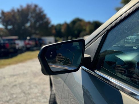 Used 2018 Chevrolet Equinox LT image 11