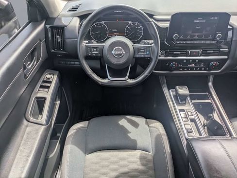 Used 2024 Nissan Pathfinder SV FWD image 16