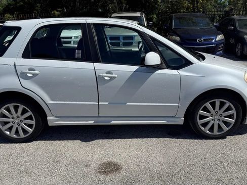 Used 2011 Suzuki SX4 Sportback FWD image 5