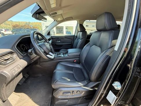 Used 2025 Honda Pilot EX-L image 11