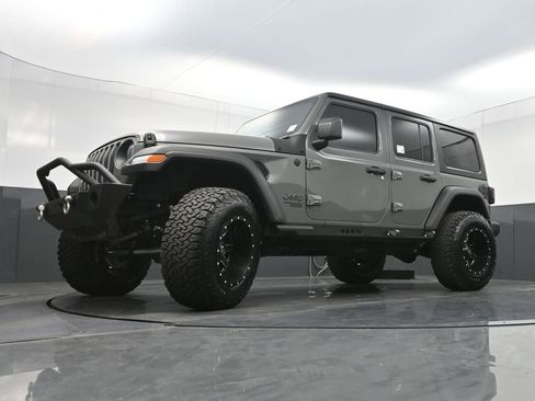 Used 2018 Jeep Wrangler Unlimited Sport S image 24