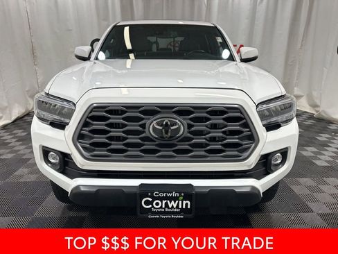 Used 2022 Toyota Tacoma TRD Off-Road image 2