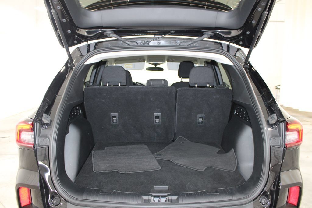 Used 2025 Ford Escape Active AWD/4WD image 26