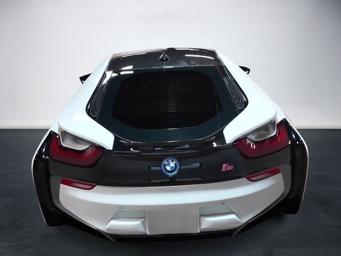 Used 2019 BMW i8 Coupe image 6