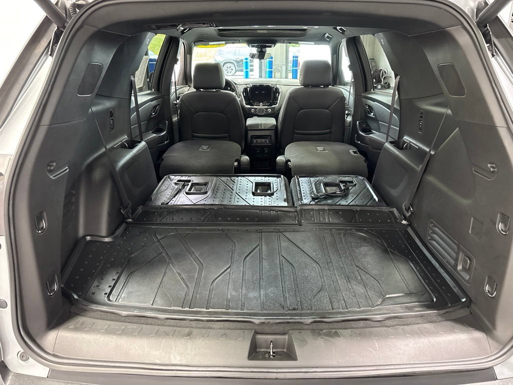 Used 2023 Chevrolet Traverse LT w/ LT Premium Package AWD/4WD image 54