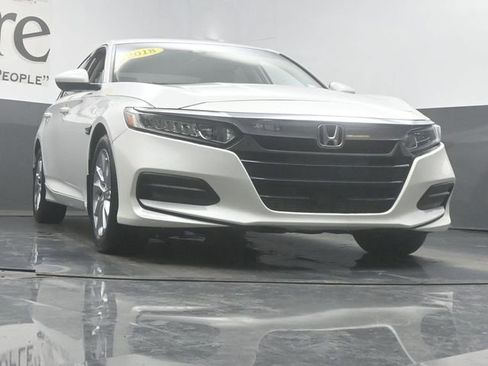Used 2018 Honda Accord LX image 3