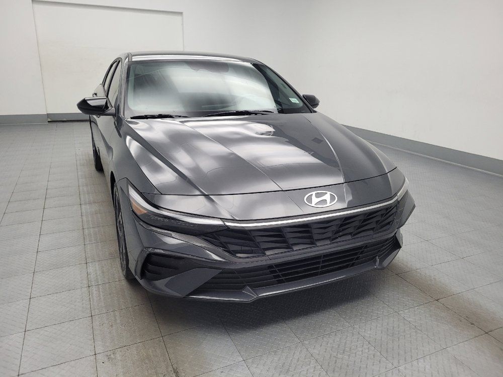 Used 2025 Hyundai Elantra Sport FWD image 14