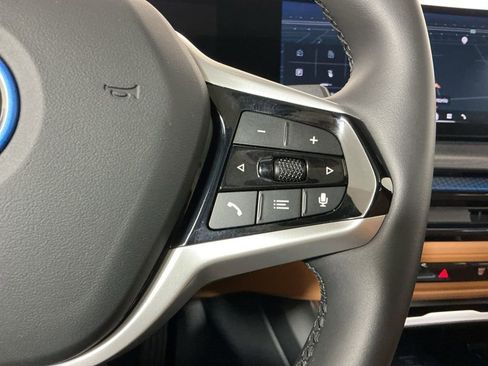 Used 2025 BMW i4 eDrive40 w/ Parking Assistance Package image 17