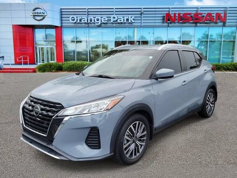 Used 2021 Nissan Kicks SV FWD image 4