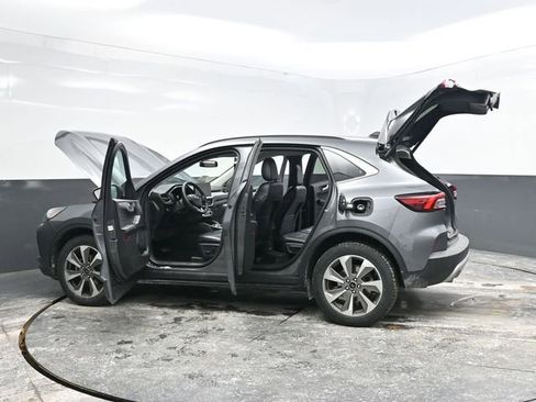 Used 2024 Ford Escape Platinum image 40