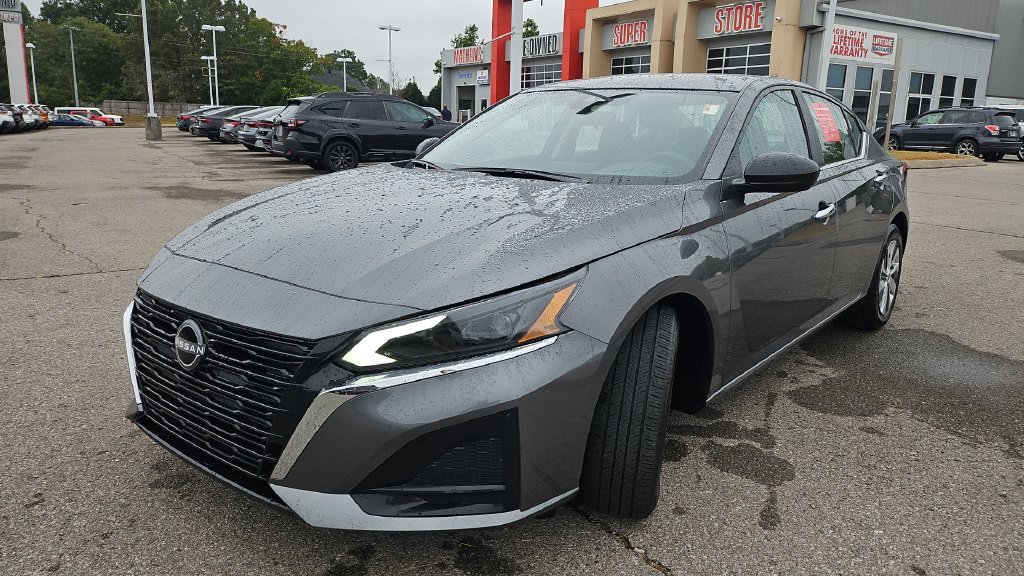 Certified 2025 Nissan Altima 2.5 S FWD image 18