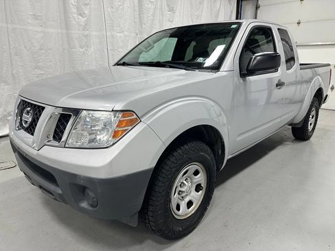 Used 2018 Nissan Frontier S RWD image 3
