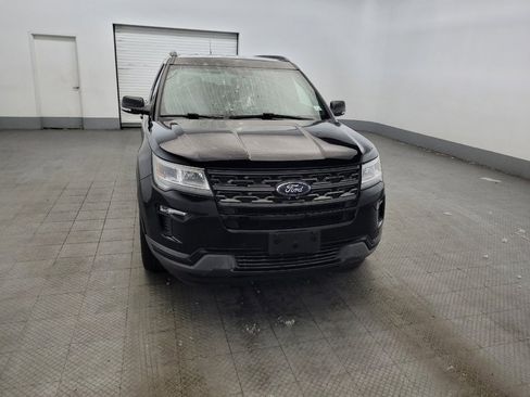 Used 2018 Ford Explorer XLT w/ Equipment Group 202A AWD/4WD image 14