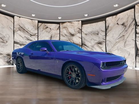 Used 2016 Dodge Challenger SRT Hellcat image 3
