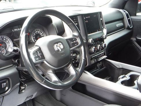 Used 2022 RAM 1500 Big Horn AWD/4WD image 3