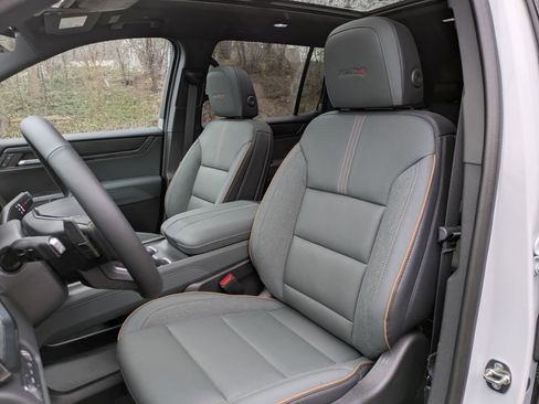 New 2026 GMC Acadia AT4 w/ Luxury Package image 12