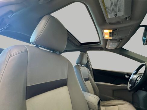 Used 2014 Toyota Camry XLE w/ Leather Package FWD image 17
