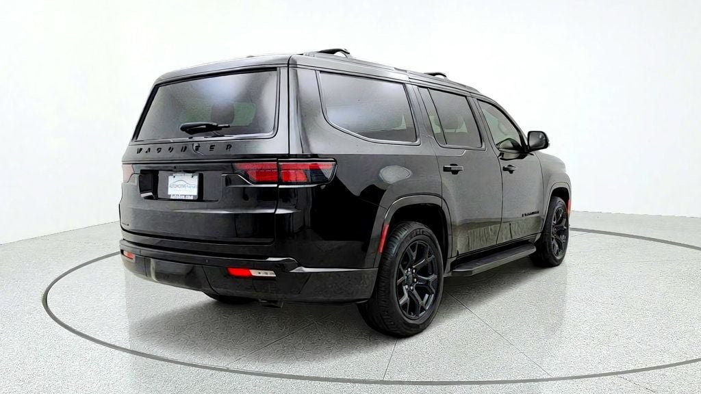 Used 2023 Jeep Wagoneer Series II AWD/4WD image 5