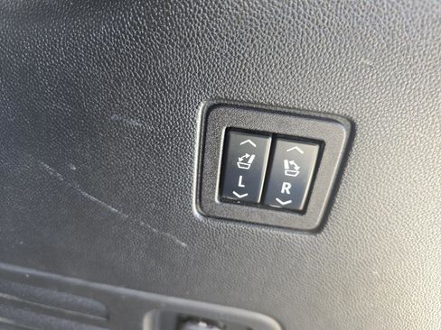 Used 2023 Chevrolet Traverse High Country w/ LPO, Floor Liner Package AWD/4WD image 7