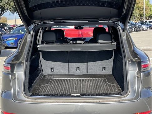 Used 2019 Porsche Cayenne S image 27