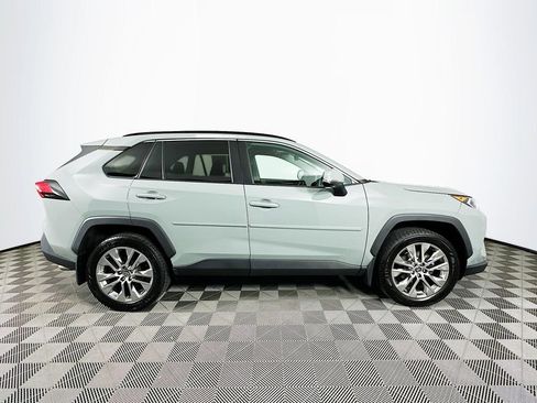 Used 2020 Toyota RAV4 XLE Premium image 11