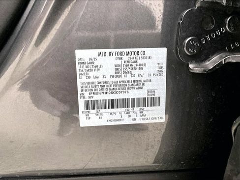 Used 2025 Ford Explorer Platinum RWD image 42
