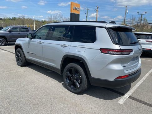 New 2025 Jeep Grand Cherokee L Altitude AWD/4WD image 5