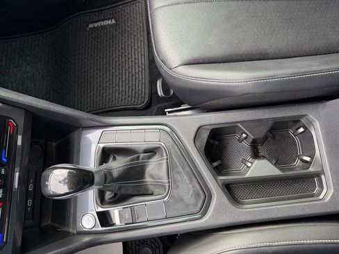 Used 2024 Volkswagen Tiguan SE image 28