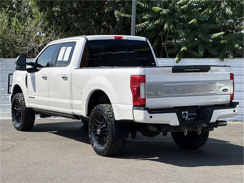 Used 2017 Ford F250 Platinum w/ Platinum Ultimate Package AWD/4WD image 3