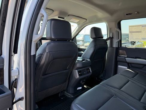 New 2026 Ford F350 4x4 Crew Cab DRW Super Duty image 12
