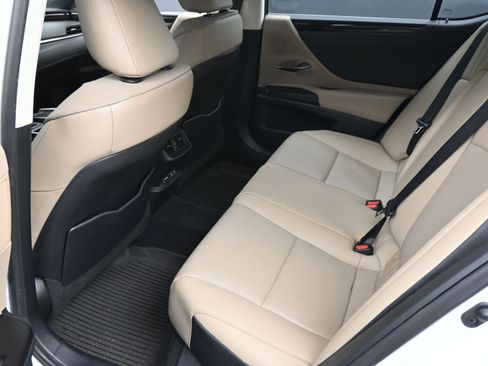 Used 2021 Lexus ES 350 w/ Premium Package image 6