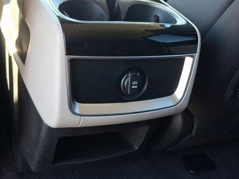 Used 2022 Kia Carnival EX image 20