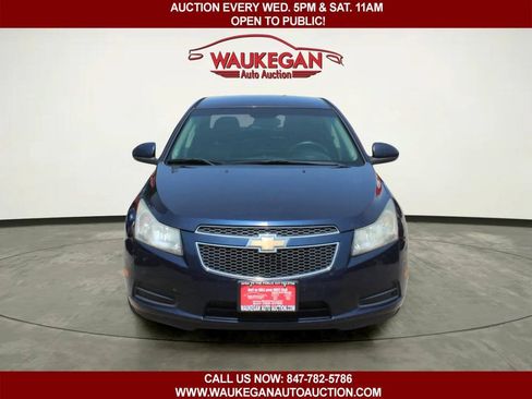 Used 2011 Chevrolet Cruze LT FWD image 2