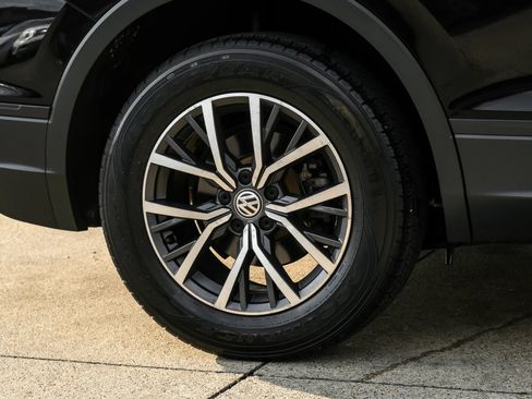 Used 2019 Volkswagen Tiguan SE AWD/4WD image 48