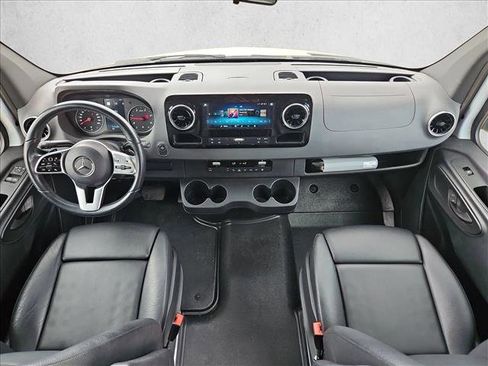 Used 2022 Mercedes-Benz Sprinter 2500 image 15