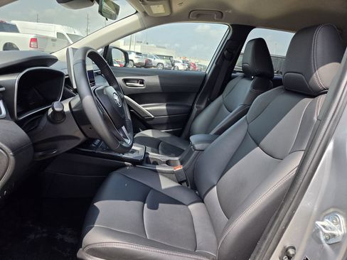 Used 2026 Toyota Corolla Cross XLE FWD image 27